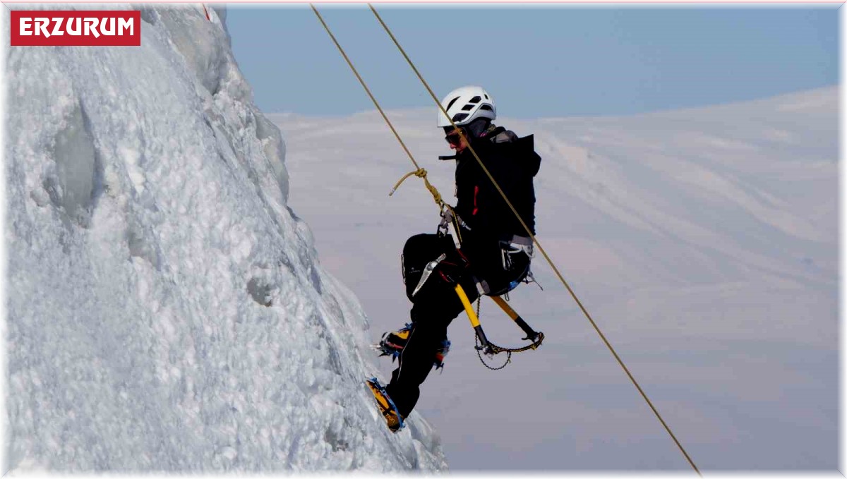Palandöken'de buz tırmanışı nefesleri kesiyor