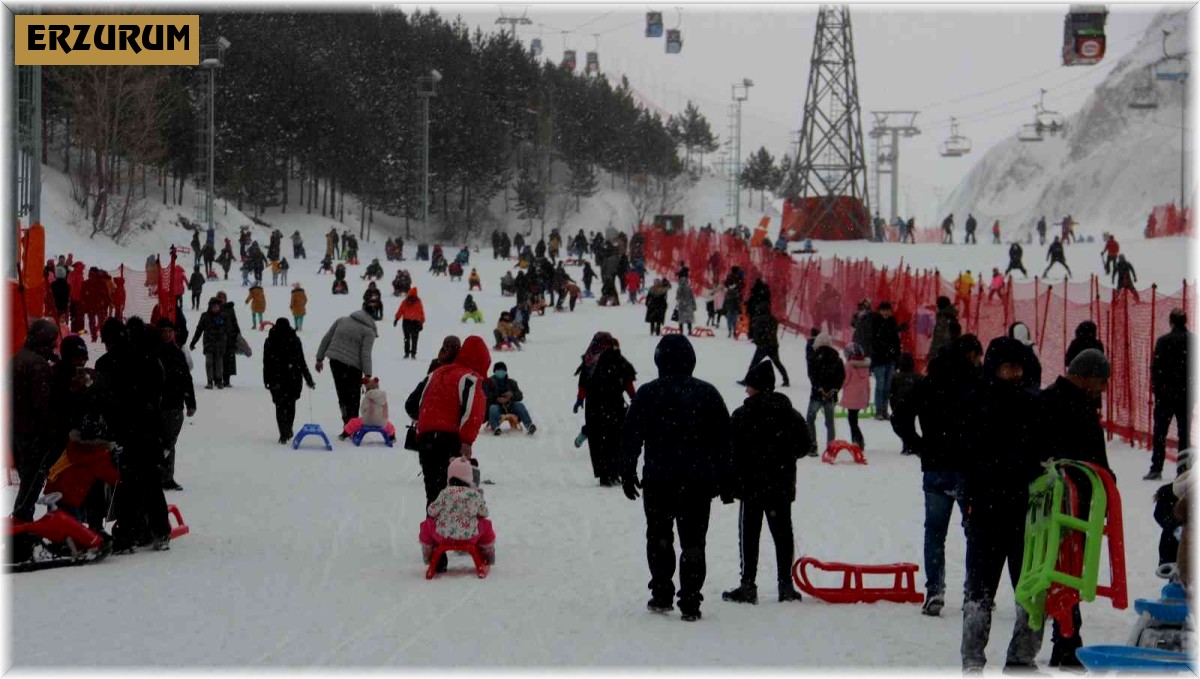 Palandöken'de insan seli