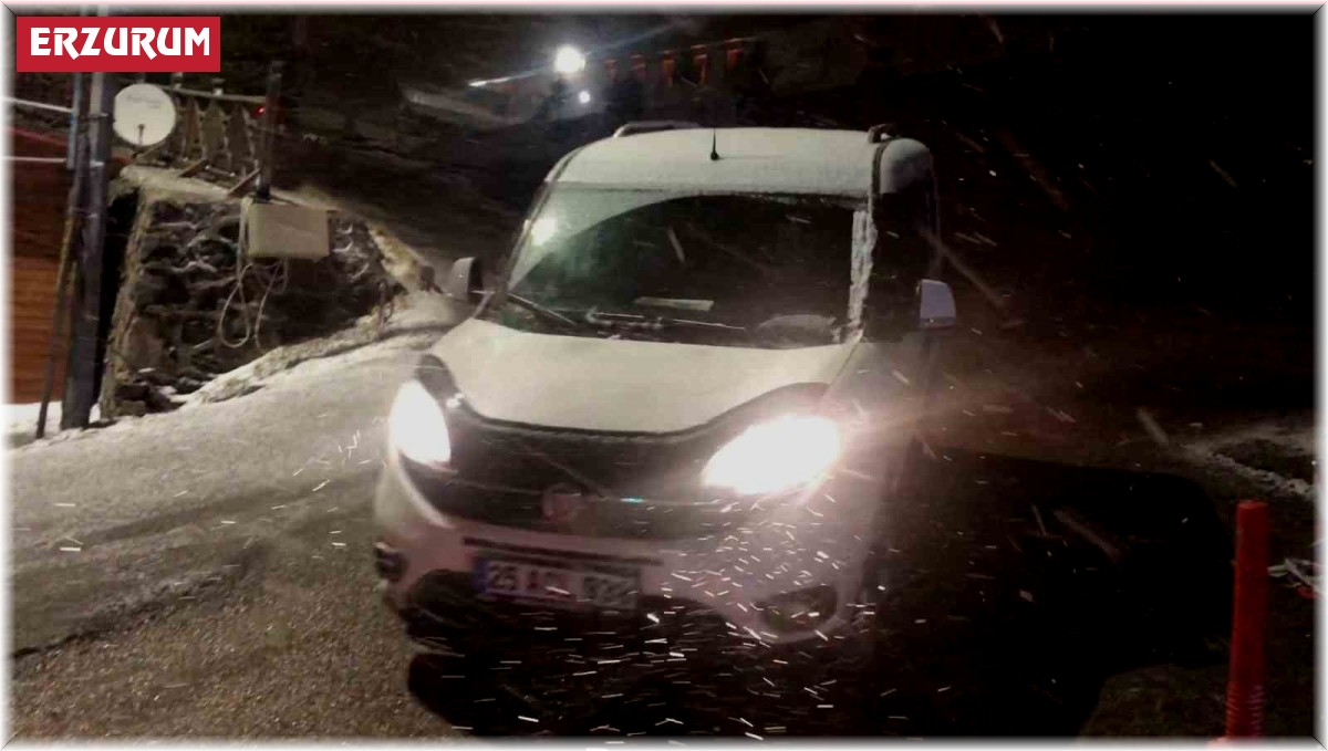 Palandöken'de kar ve tipi etkili oldu