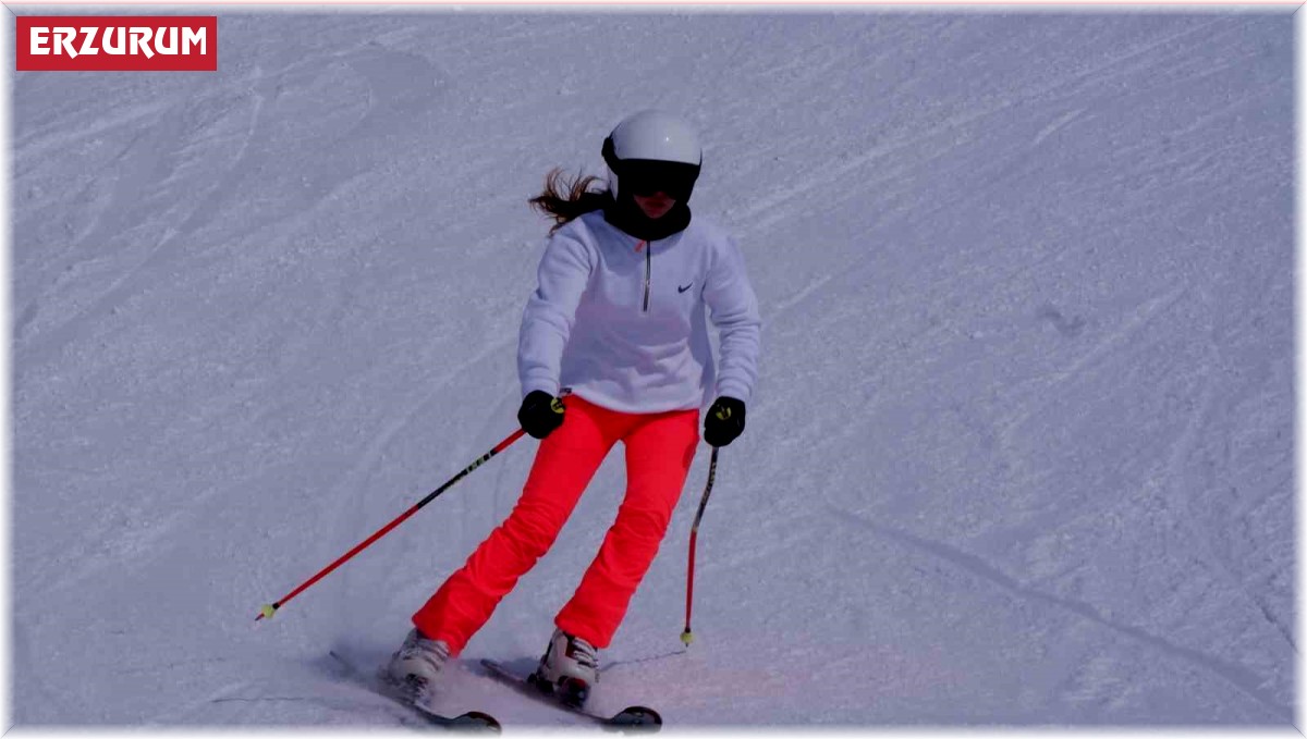 Palandöken'de kayak hız kesmiyor