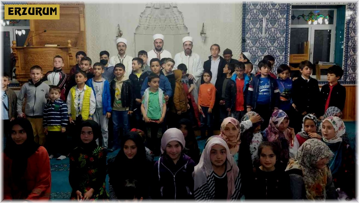 Palandöken'de teravih çocuklarla şenleniyor