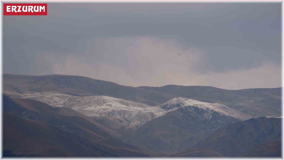 Palandöken'e mevsimin ilk karı yağı
