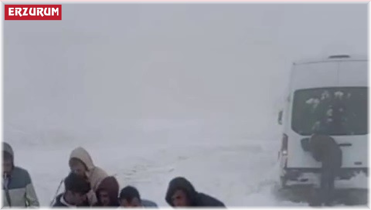 Palandöken geçidinde kar ve tipide mahsur kaldılar