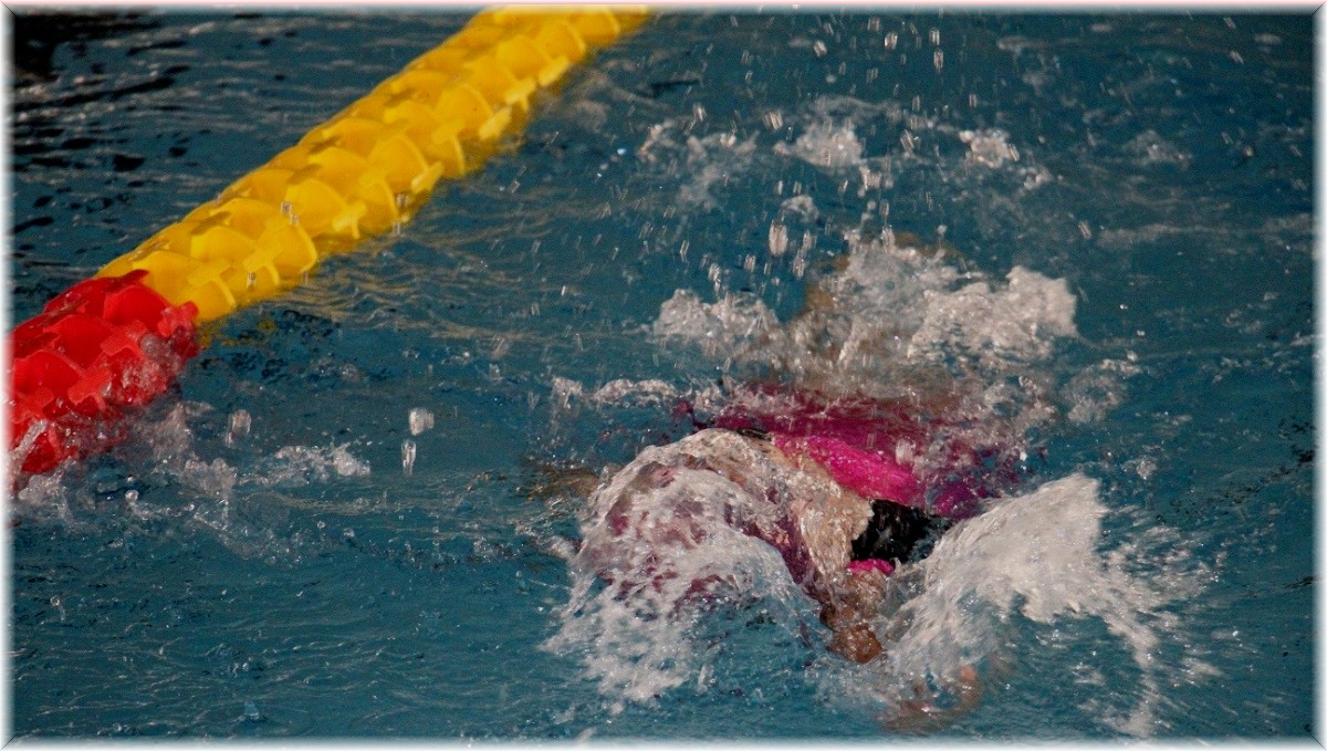 'Palandöken Yüzme Yarışları' nefes kesti