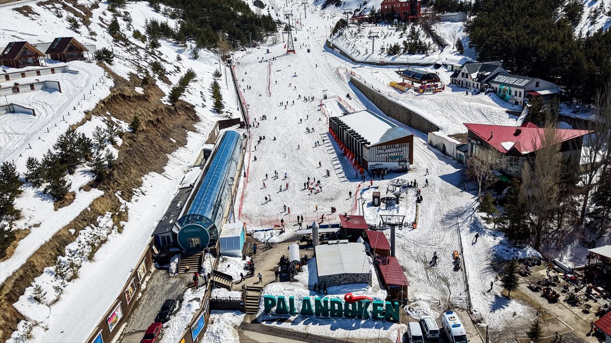 Palandöken’de bahar geldi ama kayak sezonu bitmedi