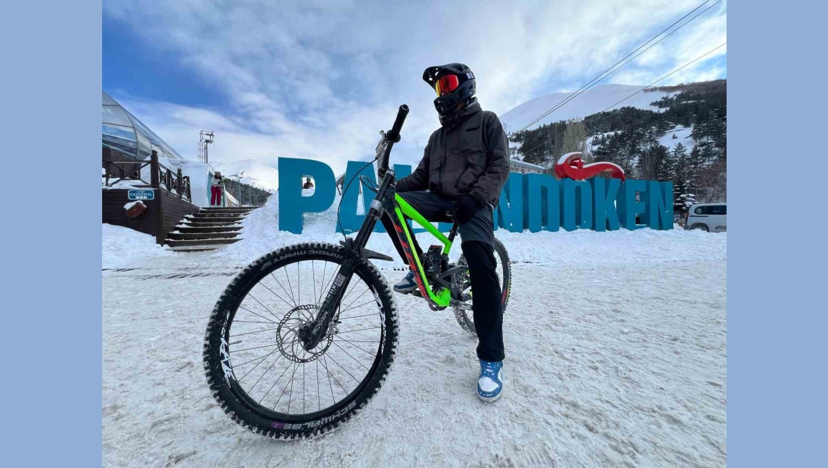 Palandökenden bisikletle nefes kesen iniş