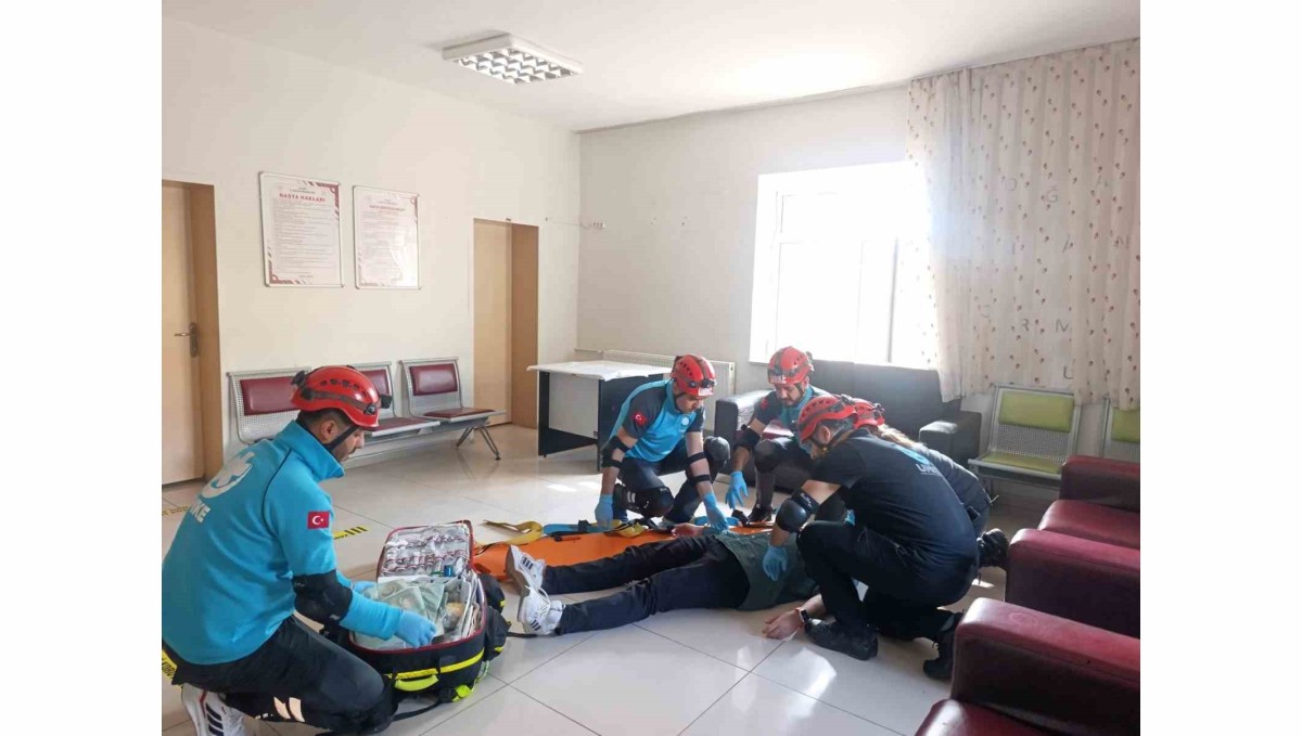 Palu'da deprem ve yangın tatbikatı