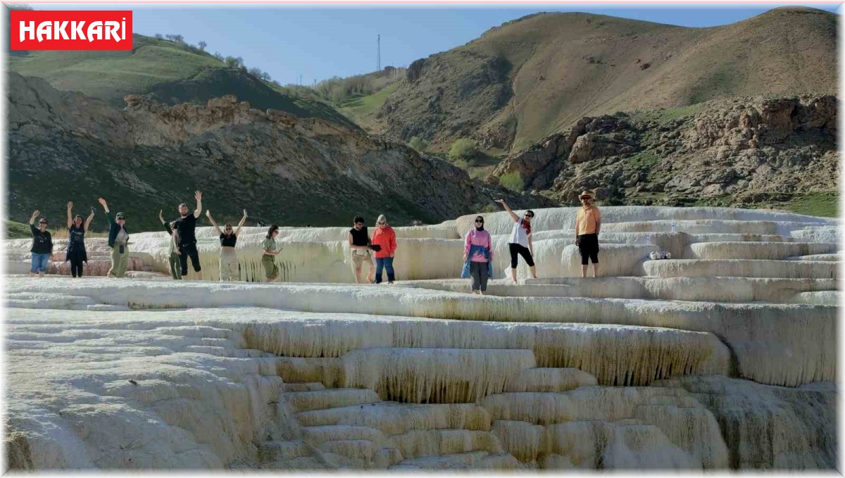 Pamukkale değil Başkale travertenleri