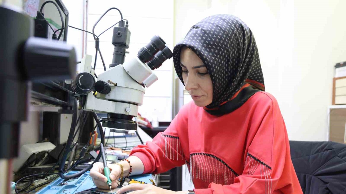 Pandemide kaybettiği kocasının hatırası için, mesleğini devam ettiriyor