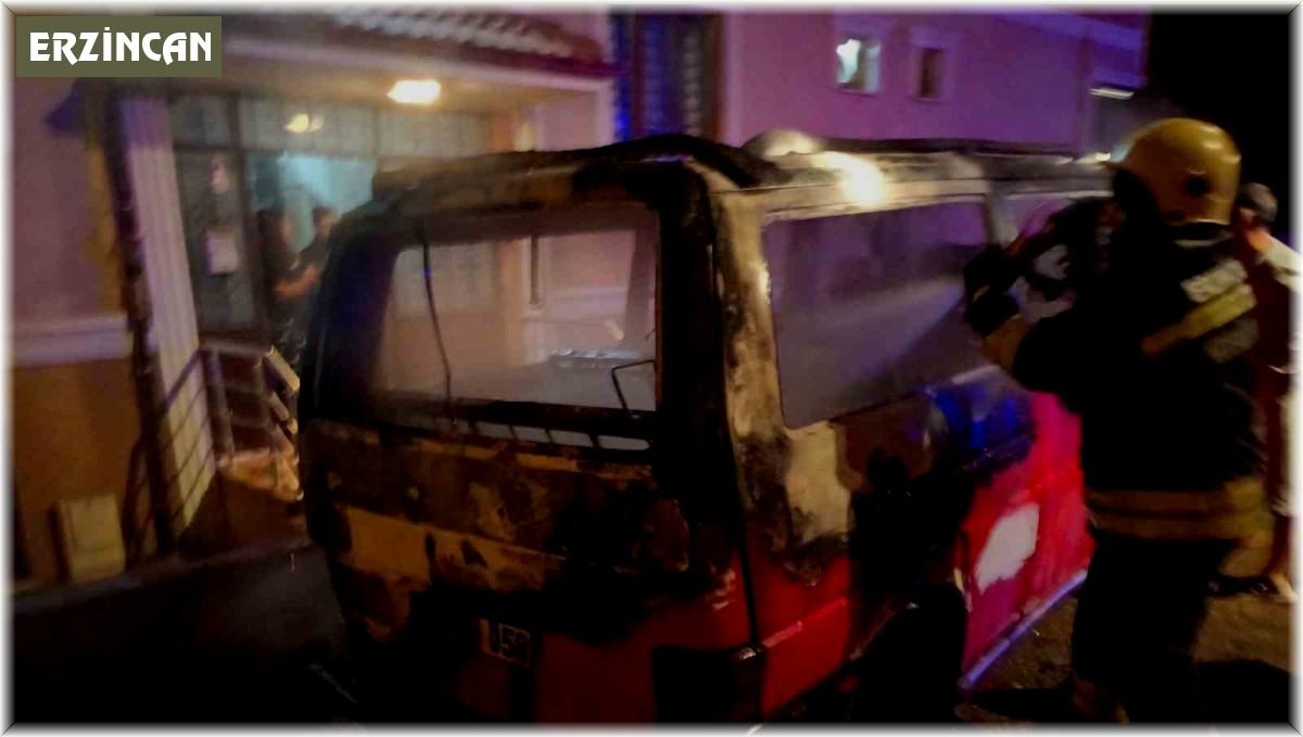 Park halinde araç yandı