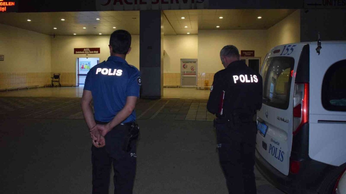 Parkta alkol uyarısı yaptı, bıçaklandı