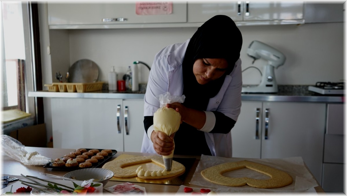 Pastacılık kursunda farklı ve yeni tarifler gün yüzüne çıkıyor