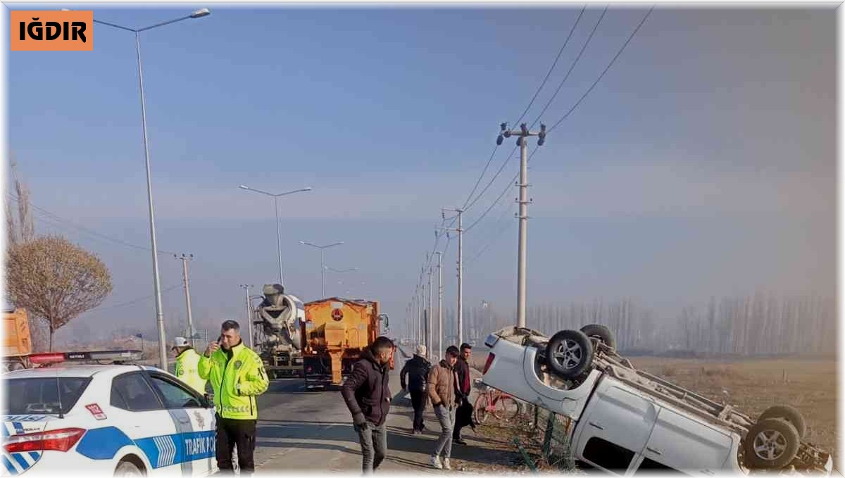 Patlayan su borusunun oluşturduğu buz, kazaya neden oldu