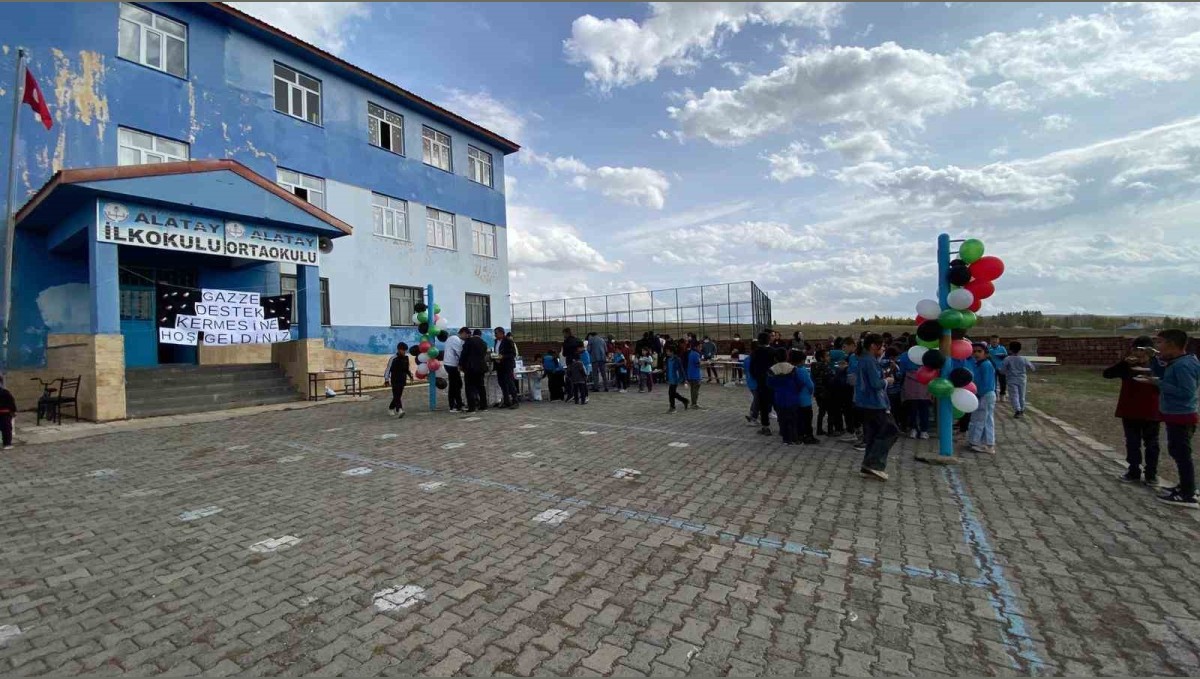 Patnos Alatay Köyü Öğrencilerinden Gazze İçin Yardım Etkinliği