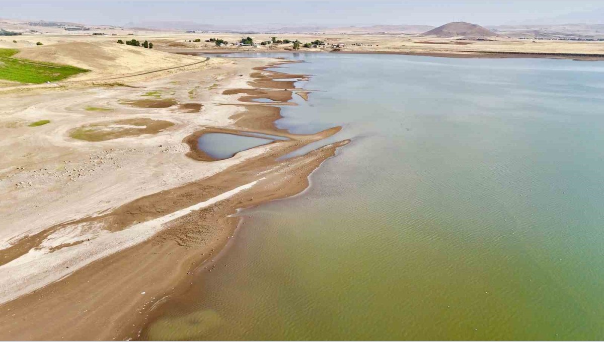 Patnos Barajı'nda su seviyesi alarm veriyor