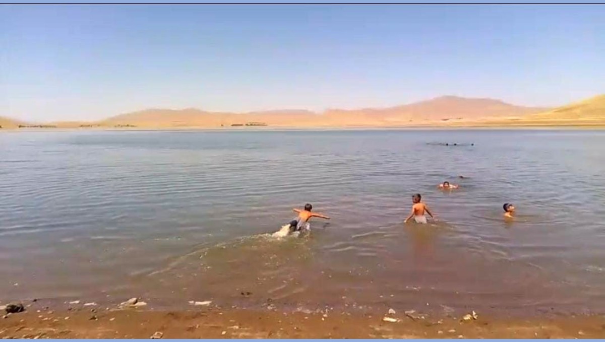 Patnos Barajı serinlemek isteyenlerin adresi oldu