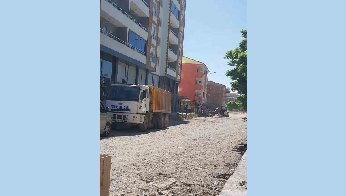 Patnos Belediyesi yol çalışmalarını sürdürüyor