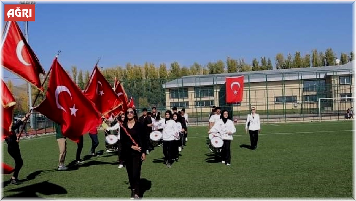 Patnos'ta 29 Ekim Cumhuriyet Bayramı coşkuyla kutlandı