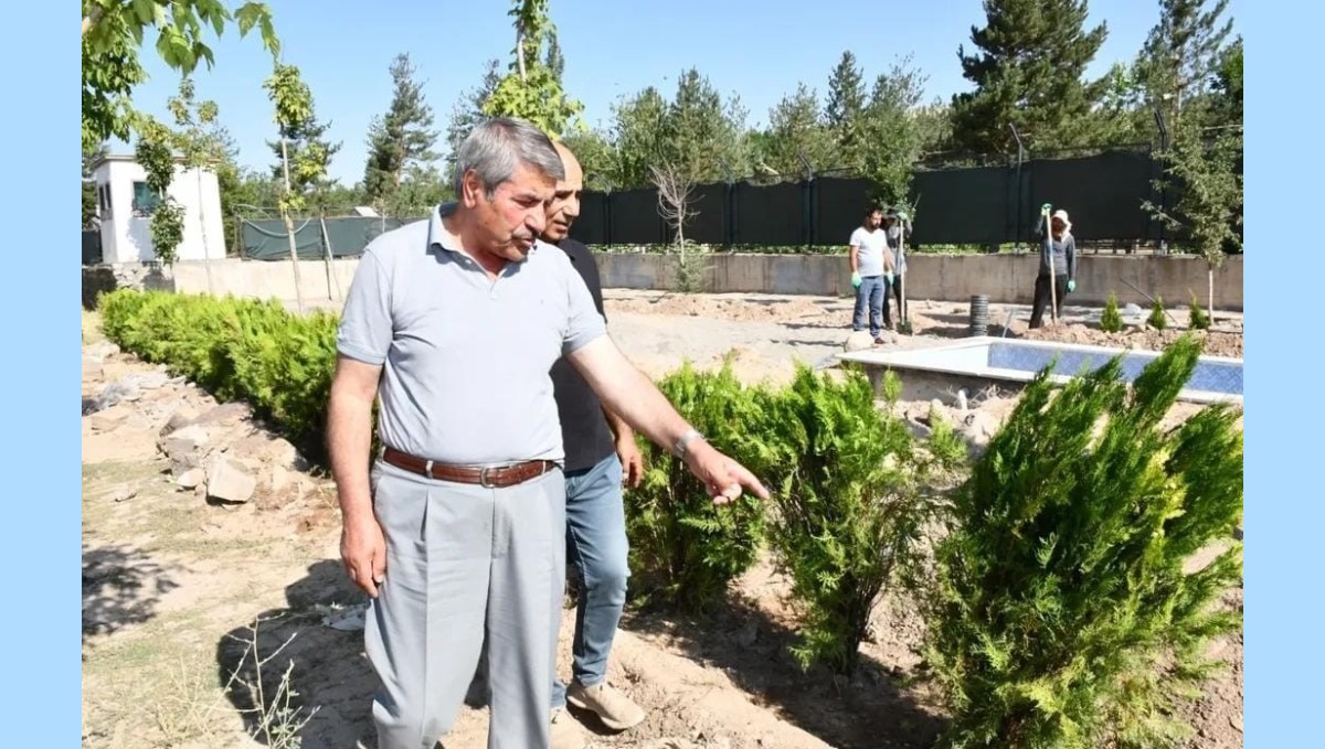 Patnos'ta 300 Metrekarelik Havuz ve Peyzaj Düzenleme Çalışması