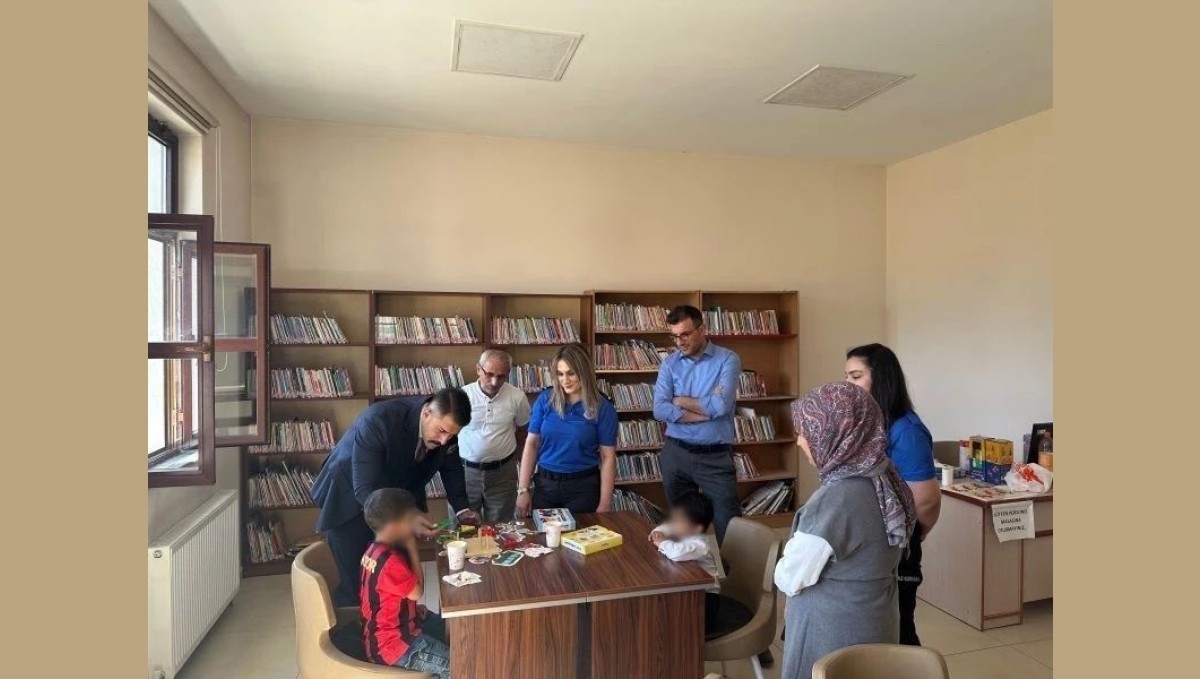 Patnos'ta Anneleriyle Cezaevinde Kalan 0-6 Yaş Grubu Çocuklara Kütüphane Etkinliği
