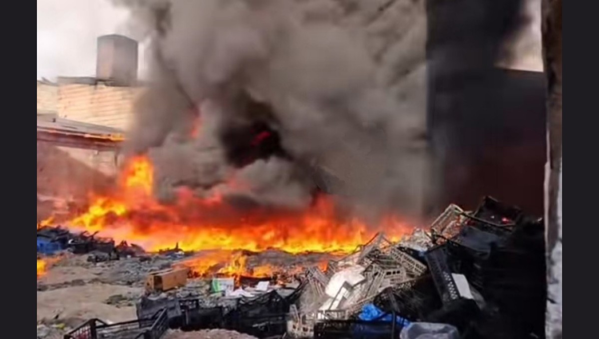 Patnos'ta iş yerinde çıkan yangın paniğe neden oldu