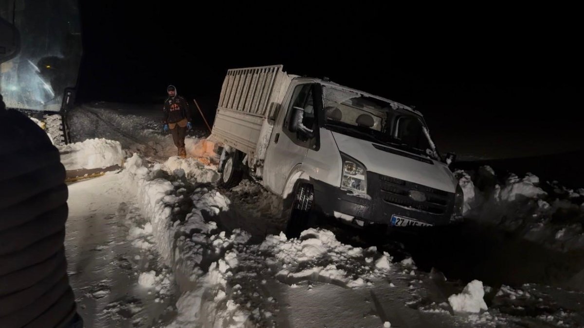 Patnos'ta kar ve tipi hayatı olumsuz etkiliyor