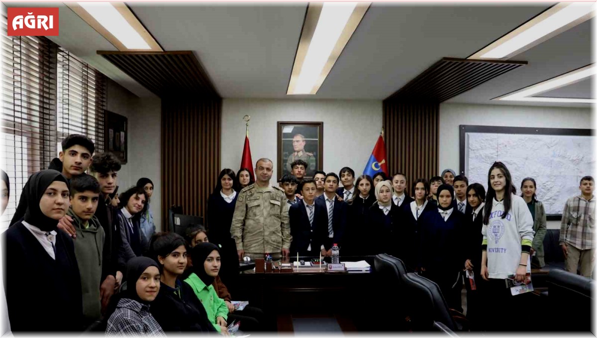 Patnos'ta liselere jandarma mesleği tanıtıldı