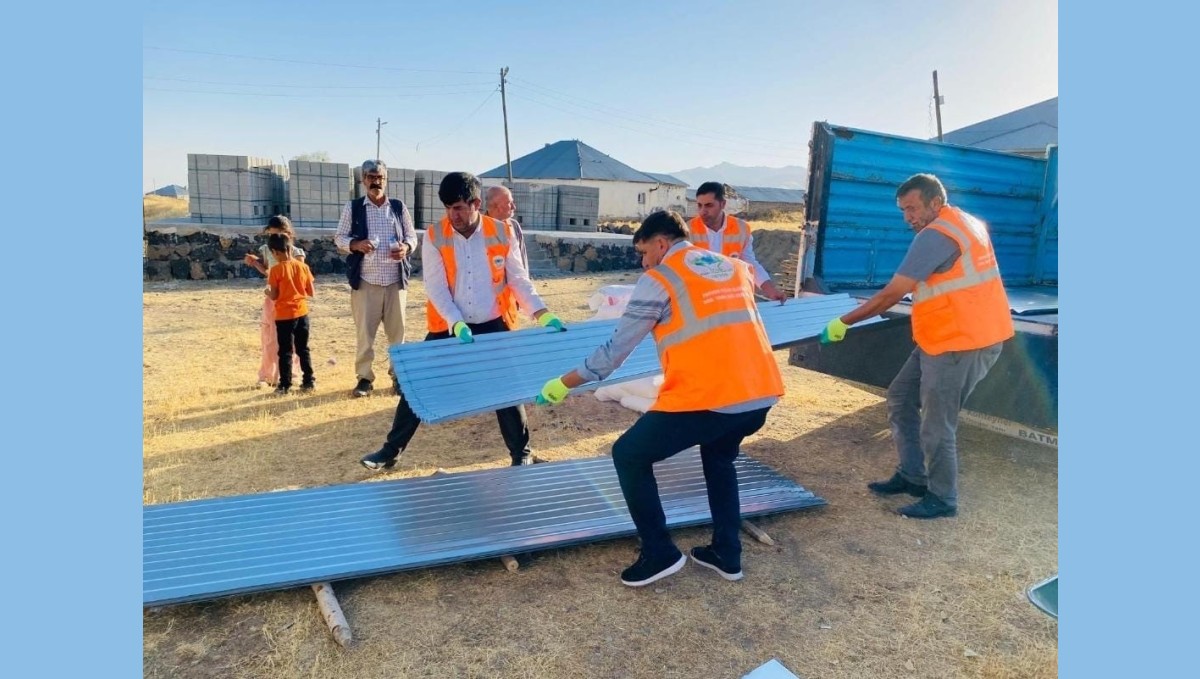 Patnos'ta mağdur aileye destek oldular