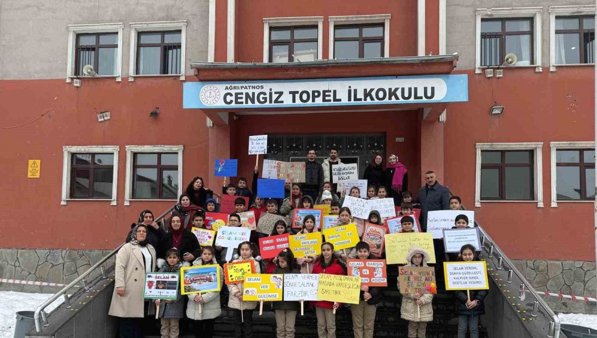 Patnos'ta Öğrenciler "Türkiye Selamlaşıyor" Etkinliğiyle Esnafı Ziyaret Etti