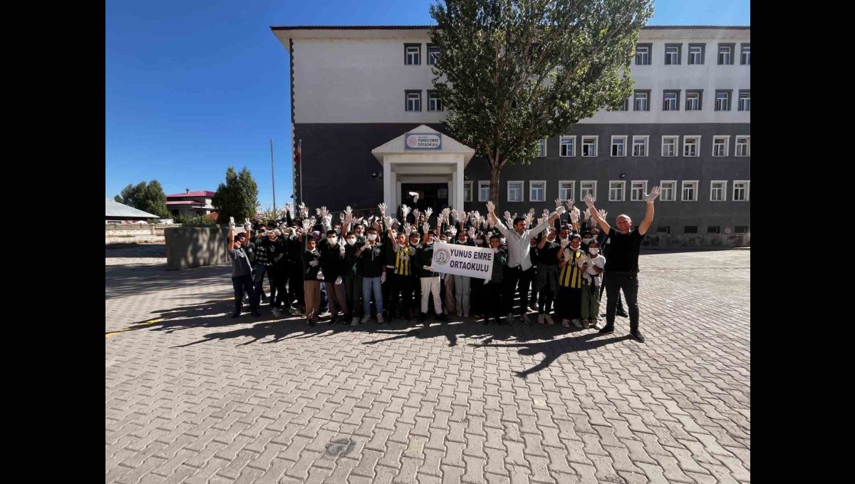 Patnos'ta öğrencilerden örnek davranış