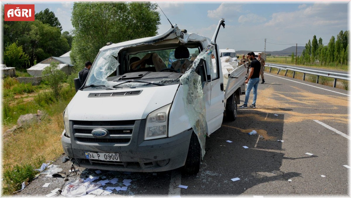 Patnos'ta trafik kazası: 2 yaralı