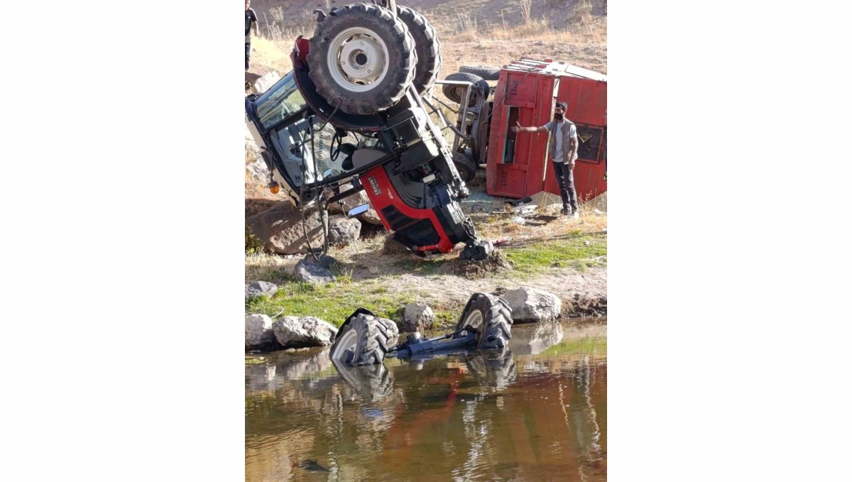 Patnos'ta traktör dereye yuvarlandı