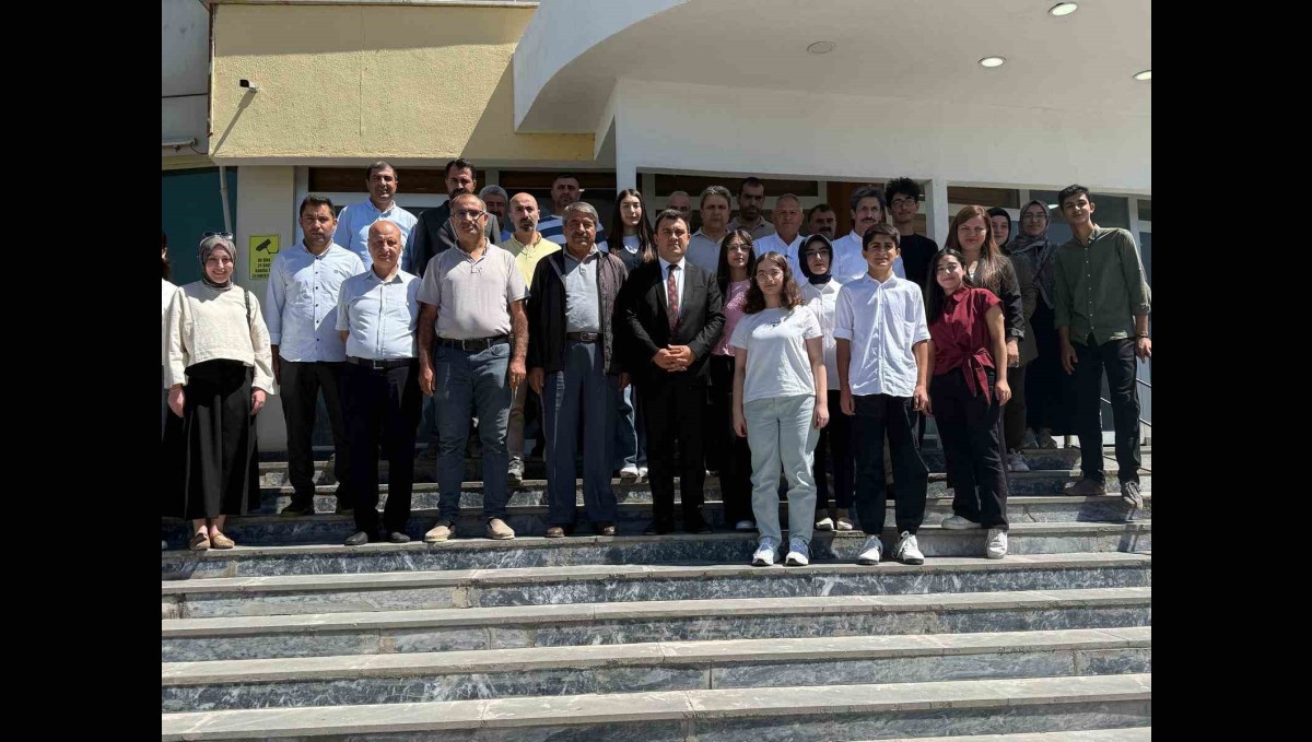 Patnos'ta YKS ve LGS'de Dereceye Giren Öğrenciler Ödüllendirildi