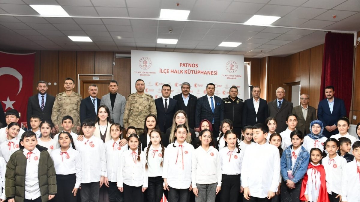 Patnos’ta “İstiklal Bayrakla, İstikbal Maarifle” programı düzenlendi