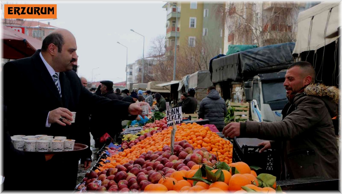 Pazarcılar soğuk havada salep ile ısındı