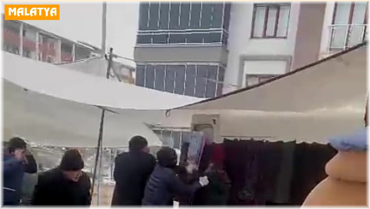 Pazarcıların tekme tokatlı kavgası