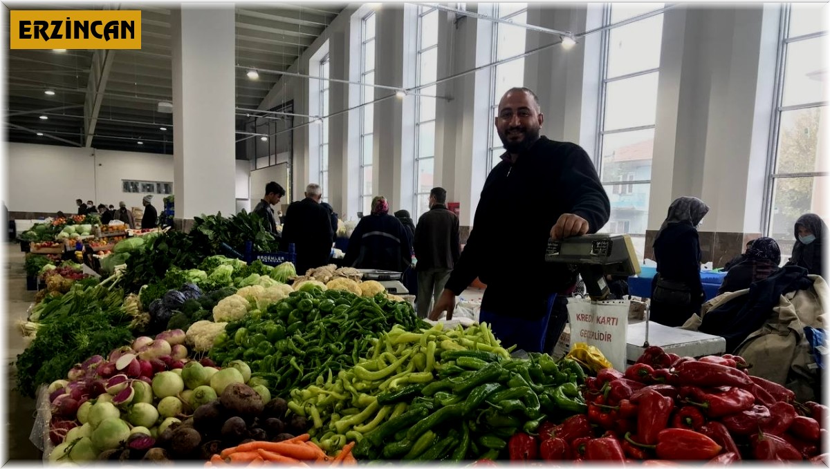 Pazarlarda fiyatlar yarı yarıya düştü