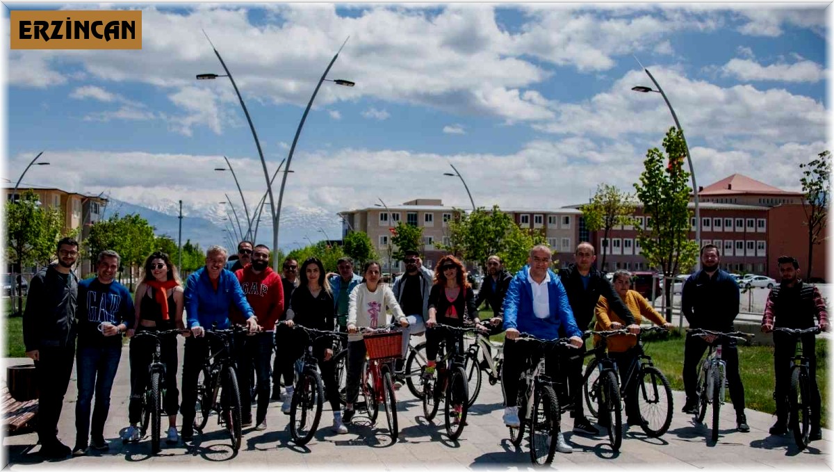 Pedallar engelli farkındalığı için döndü