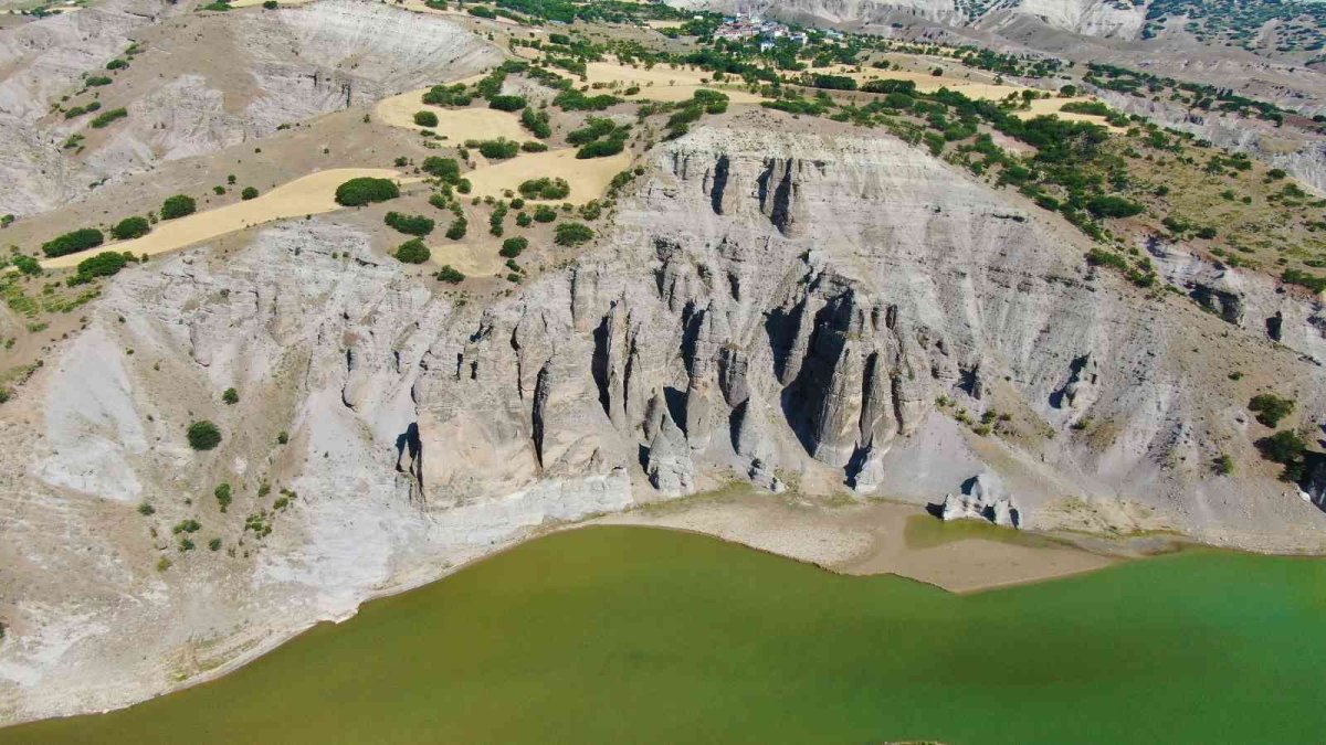 Peri Bacaları değil 'Gelin Kayalıkları'