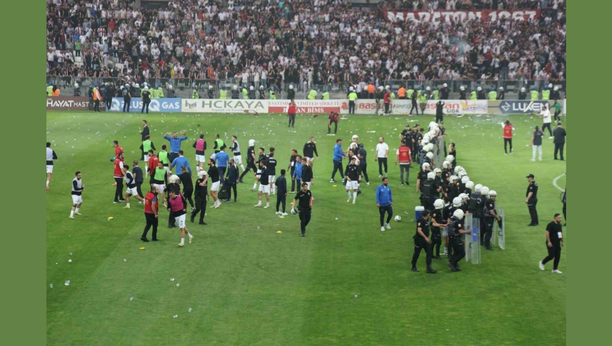 PFDK'dan Elazığspor'a 5 maç seyircisiz oynama cezası