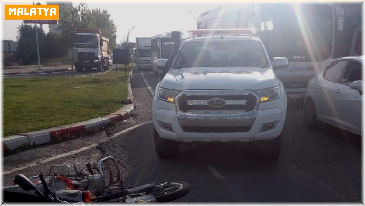 Pikap ile motosiklet çarpıştı: 1 yaralı