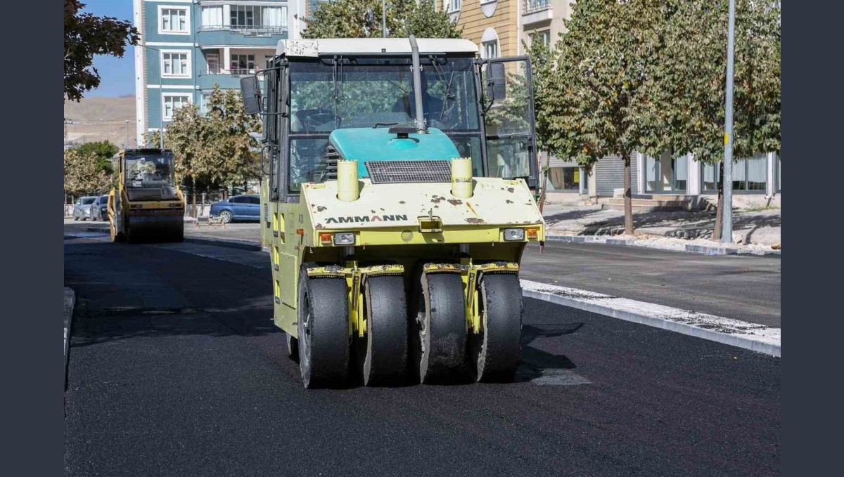 Polatoğlu Sokak'ta asfalt serimi tamamlandı