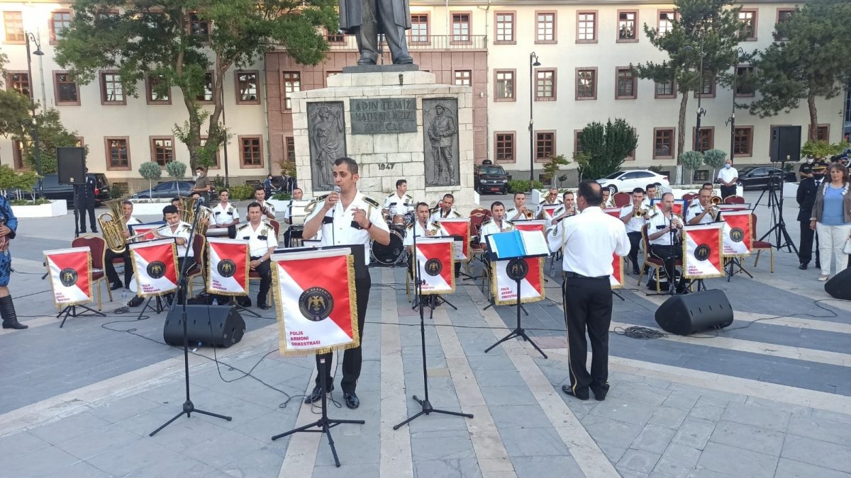 Polis Armoni Orkestrası, Malatya'da konser verdi