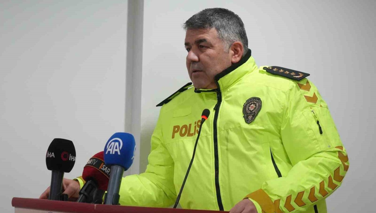 Polis, Erzurum'da kural ihlali yapan meslektaşını affetmedi