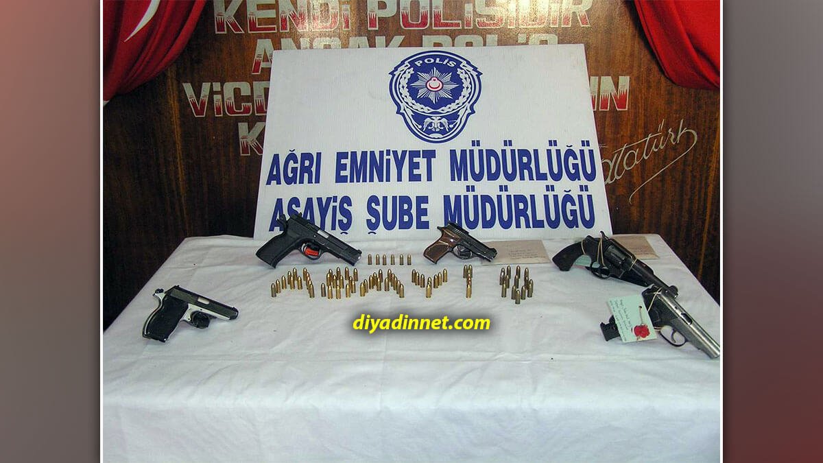 Polis Kontrollerinde Ortaya Çıktı: Ağrı'da 5 Ruhsatsız Tabanca Ele Geçirildi