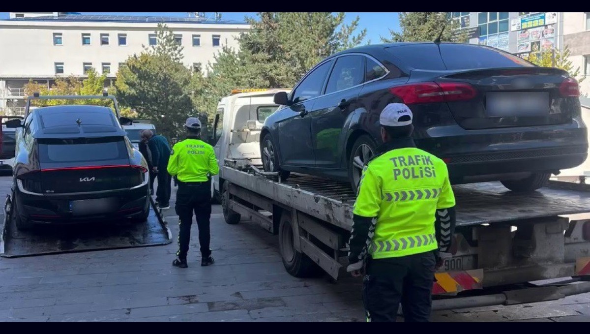 Polis sanal devriye ile drift yaptığını tespit ettiği sürücülere 46 bin TL ceza kesti