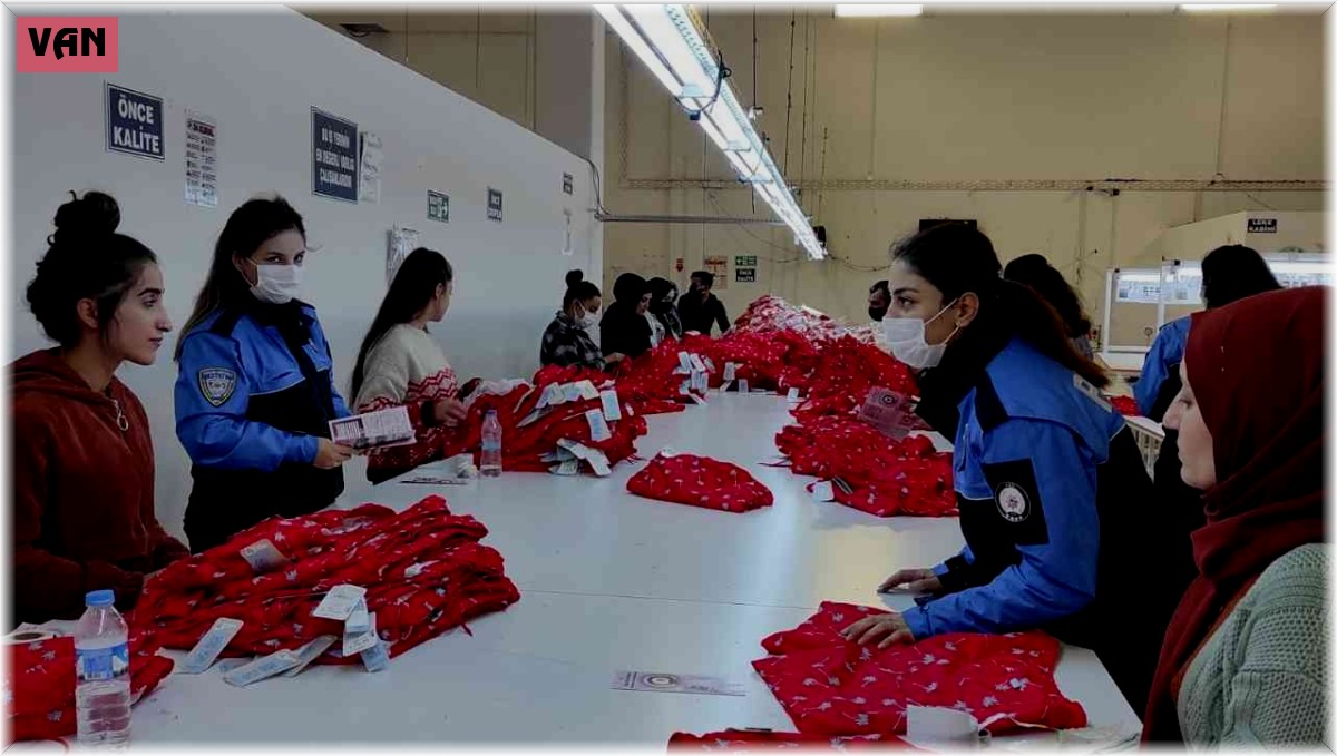 Polis tekstil çalışanlarına KADES'i tanıttı