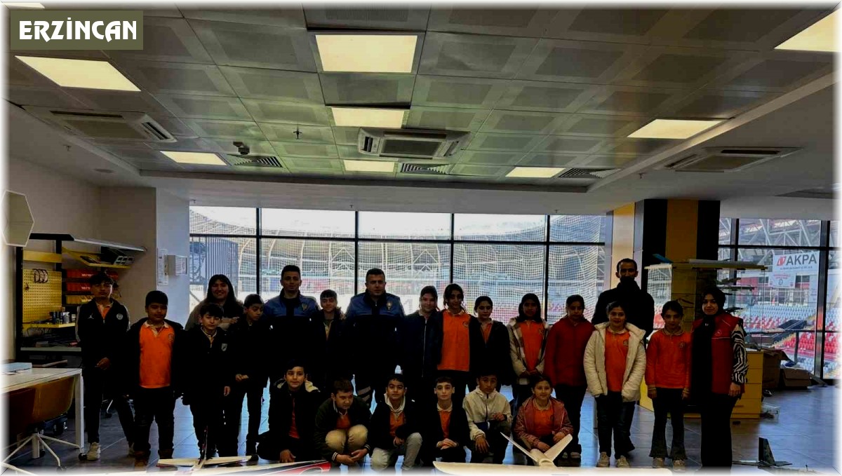 Polisler tarafından çocuklara İnovasyon Merkezi gezdirildi