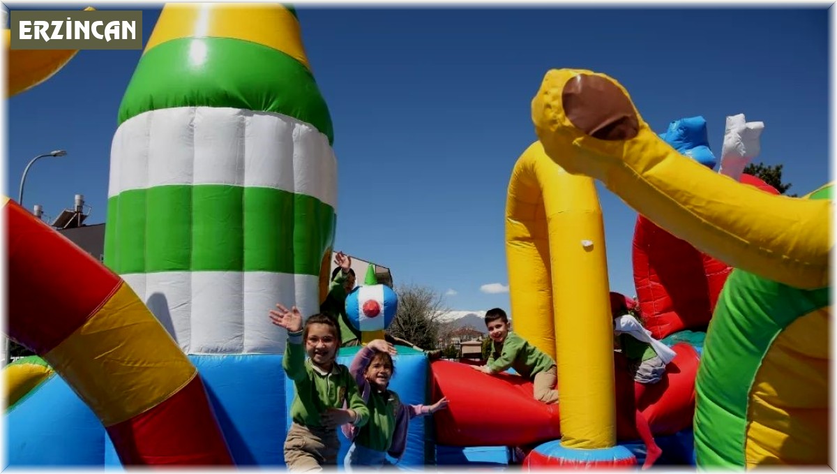 'Polislerle Macera Adası' projesiyle okullar balon park ile neşeleniyor