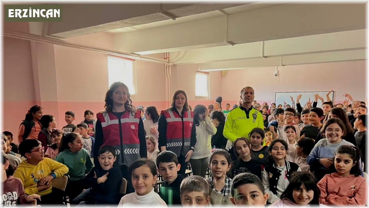 Polislik mesleğini tanıyıp suçtan korunma yöntemlerini öğreniyor